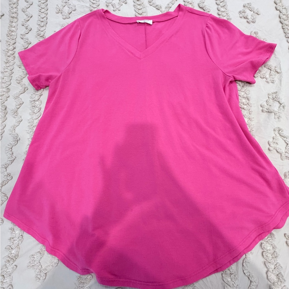Zenana Outfitters Bright Pink V-Neck Short Sleeve Tee